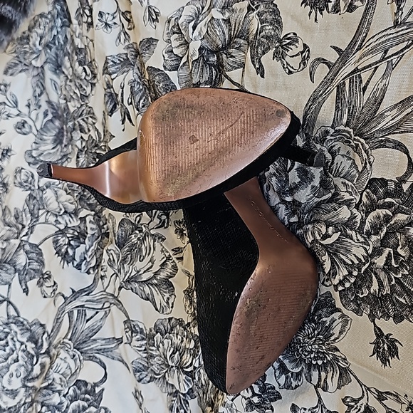 BCBGeneration Black Parade Leather Pumps Sz 6 - Picture 4 of 6